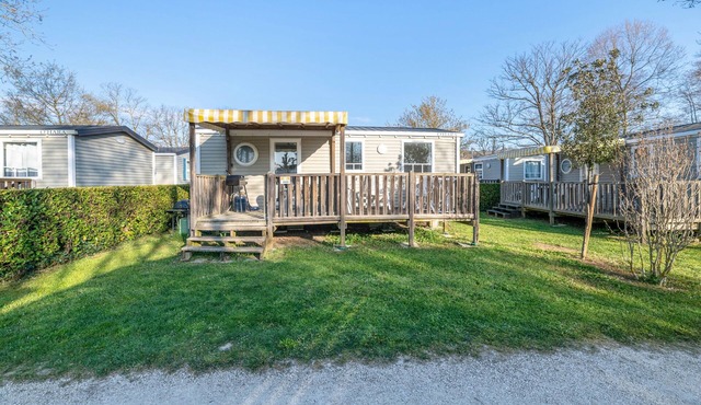 Air-conditioned Mobile Home with 3 Bedrooms - 4 Stars