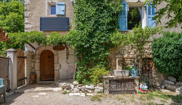 Apartment 'Authentic and Comfortable' with Shared Garden