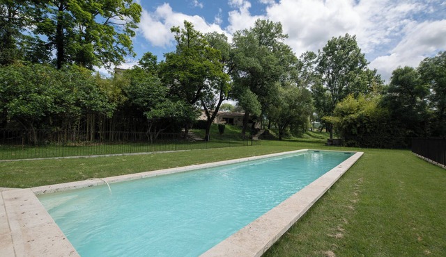 Apartment 'Le Frêne' with Shared Pool, Wi-Fi and Air Conditioning