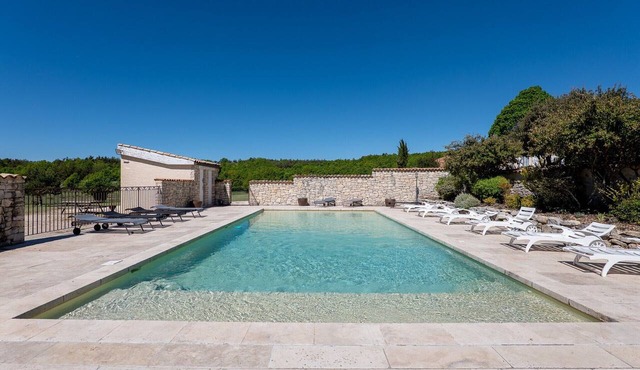 Apartment 'Le Moulin Aux Lavandes' with Shared Pool and Wi-Fi