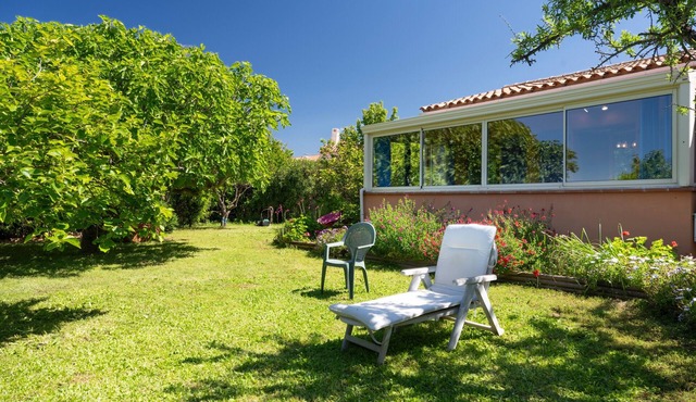 Apartment 'Maison Proche De La Plage' with Private Terrace, Private Garden and Air Conditioning