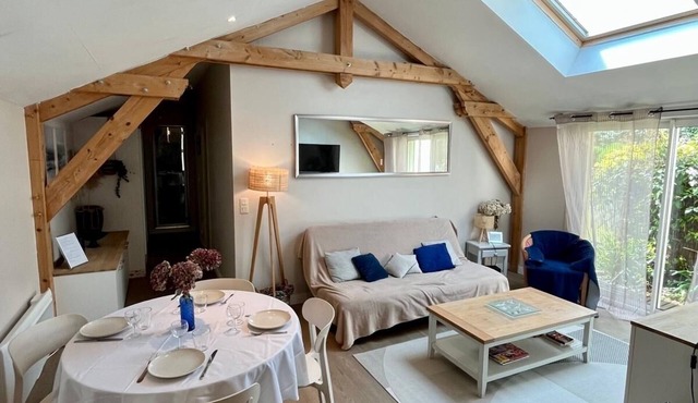 Apartment same level, 3 min walk to beach, Garden