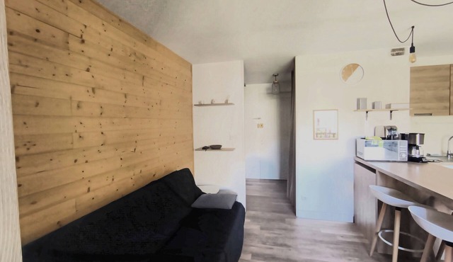 Apartment with balcony 800 meters from the sea