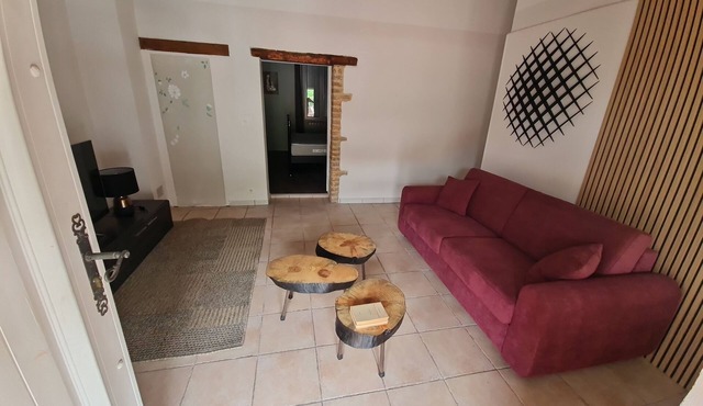 Apparently for 8 people in the Cevennes
