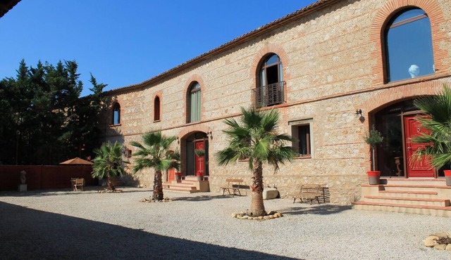 Aspres – Spacious Cottage in a Catalan Farmhouse Between the Sea and Mountains
