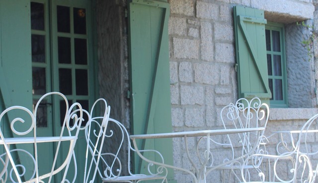 Atypical Corsican villa with swimming pool and private beach access