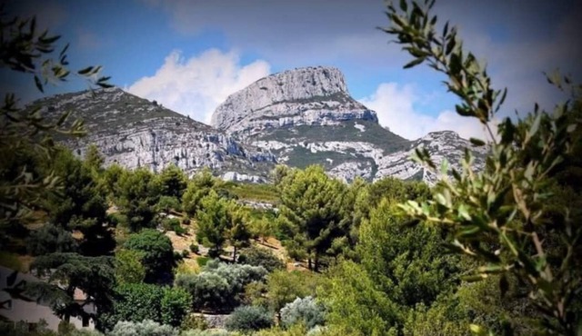 Au temps des secrets bed and breakfast Roquevaire in Provence at the foot of the Garlaban mountains