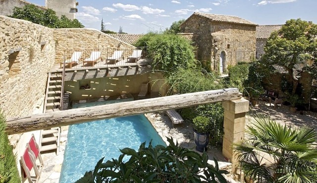 Authentic 17th century farmhouse renovated, calm, luxury and pleasure.