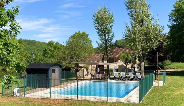 Authentic country house with new private pool
