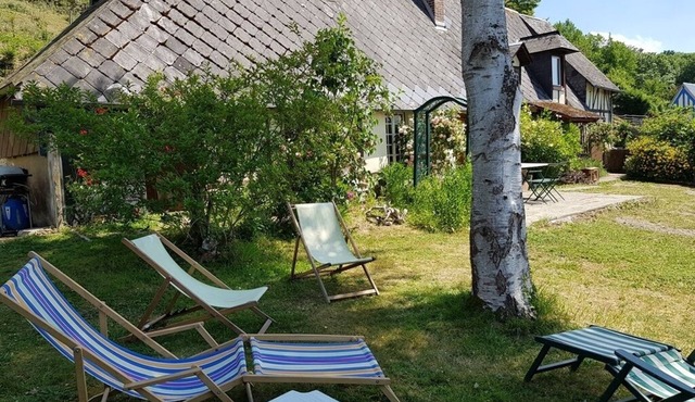 Authentic Normandy farmhouse in a village: spa, nature & wifi in Montfort-sur-Risle