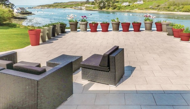 Awesome home in Saint Pabu with sauna
