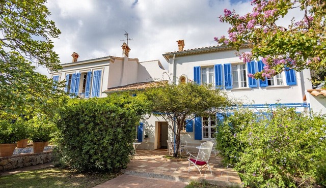 BASTIDE FAMILIALE, PROCHE DE LA MER, BEAU EXTÉRIEUR