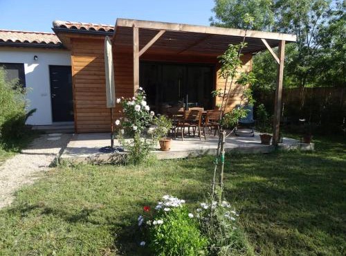 Beau 2 pièces climatisé avec jardin dans villa à Mougins