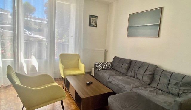 Beautiful 2-bedroom apartment near downtown, 2 bedrooms, 3 beds.