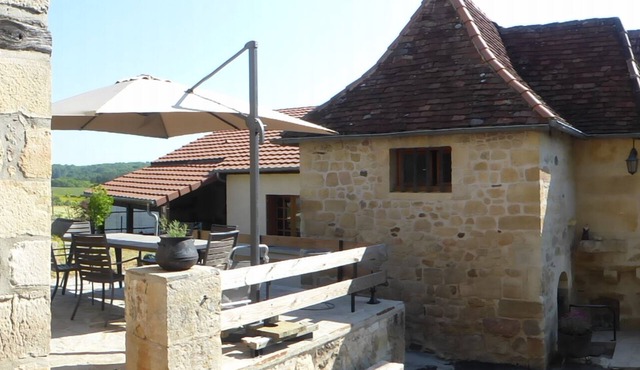 Beautiful 4 bedroom family home between Lascaux and Hautefort