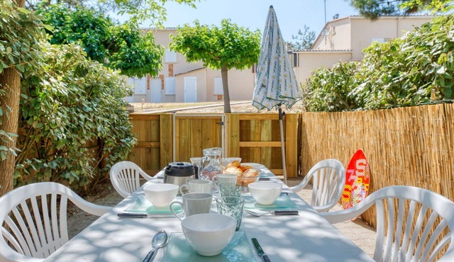 Beautiful apartment for 6 guests with WIFI, TV and terrace