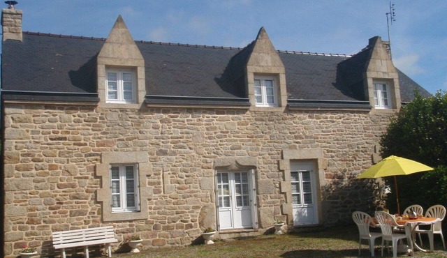 Beautiful HOUSE in a quiet area *—Ocean: 20 min—Quimperlé-Le Faouet: 10 km—with a SPECIAL OFFER
