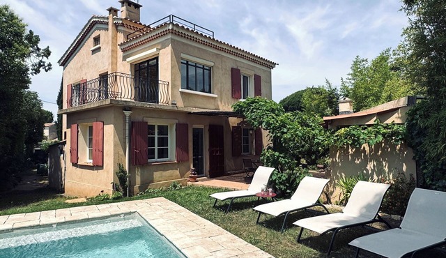 Beautiful Provencal villa, 5mn walk to the beach, garden and private pool