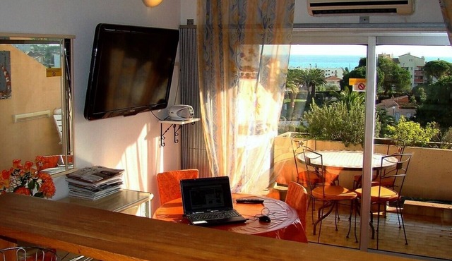 Beautiful Studio in Antibes all comfort to enjoy the sea, and the sun