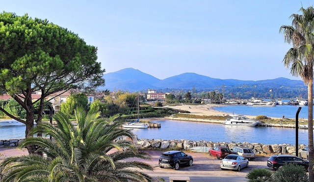Beautiful terrace with sea and marina view, Golfe de Saint Tropez - 3P