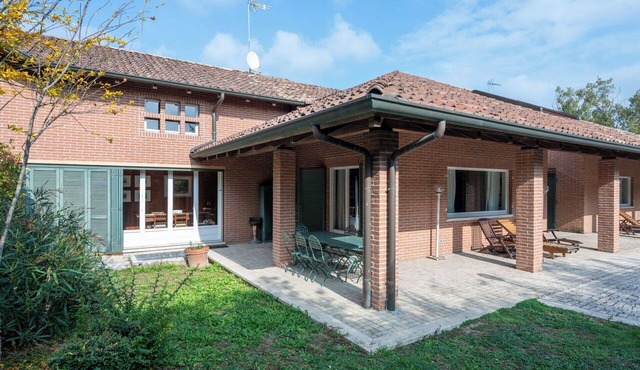 Beautiful villa for 8 people with WIFI, TV and pets allowed