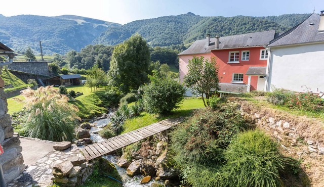 Bed and Breakfast 'Jolie' with Mountain View, Private Terrace and Wi-Fi