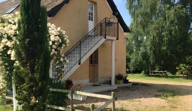 Bed and Breakfast 'La Rivetière - Chambre Les Rouges' with Shared Terrace, Shared Garden and Wi-Fi