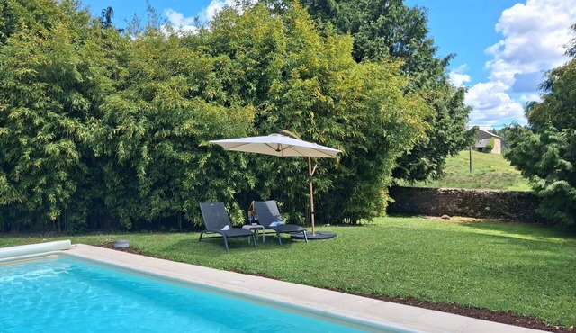 Bed and Breakfast 'La Chambre Des Libellules' with Shared Pool, Private Terrace and Wi-Fi