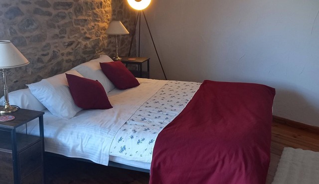 Bed and breakfast with swimming pool