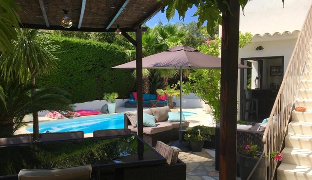 Bed,Kitchen and Swimming Pool Villa Esterel