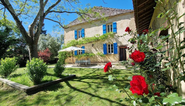 Belle Maison de Campagne Avec Piscine Chauffée et Court de Tennis Privé en Gers