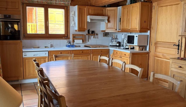 Bright chalet for 11 near Flaine with parking