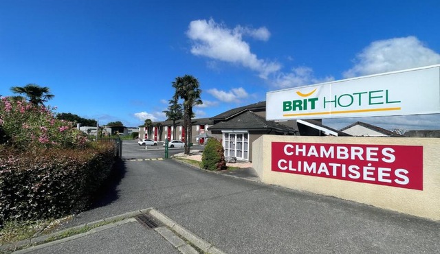 Brit Hotel Essentiel Pau Lescar
