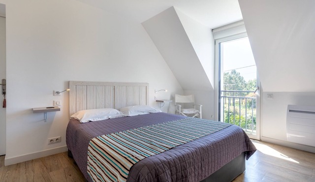 Côté Bâbord Guest Room with Sea View, Shared Terrace and Wi-Fi