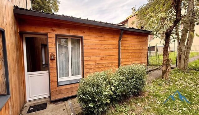 Cabin-Style Nook for 2