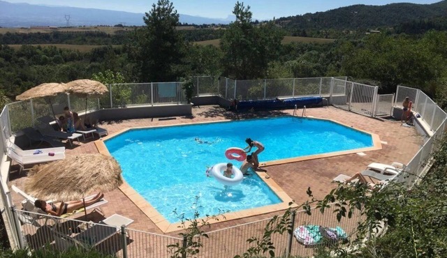 Camping 3 étoiles - Piscine - ccbgbcb