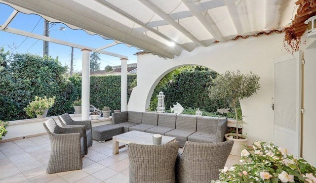 Cap d'Antibes Charming cabanon with swimming pool