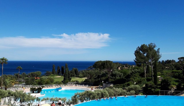 Cap Esterel "Sport Nature", T2 FULL SEA VIEW, 5 p , Swimming pool and Parking