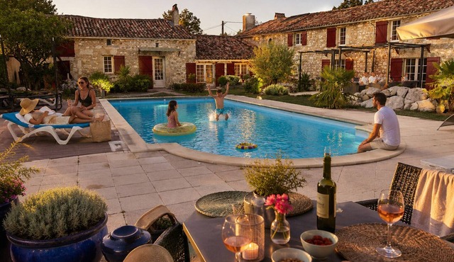 "carpe Diem" en Albret, Magnifique Longère Avec Piscine et Grand Terrain Clos