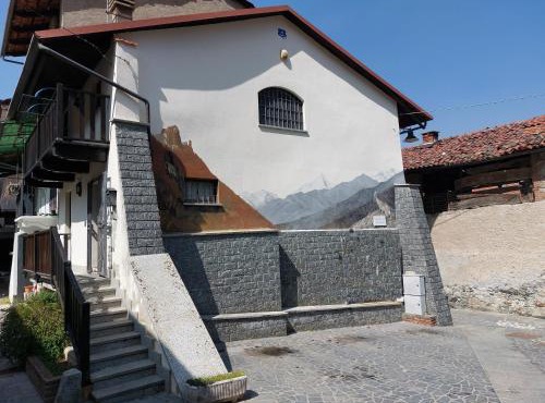 Casa del Rustico, Indipendente vista Sacra con dipinto