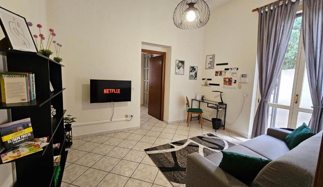 CASA OLTREPO comodo centrale ma silenzioso parcheggio interno