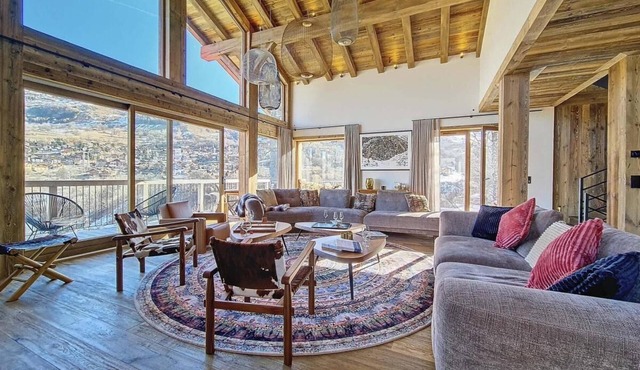 Chalet, view mountain, sauna, terrace, fireplace or stove, tv, ski locker, 350m²