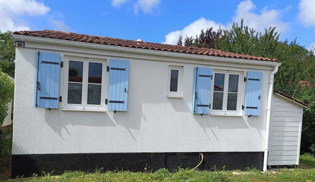 Chalet 4p. Leisure residence with swimming pool, close to shops and markets,