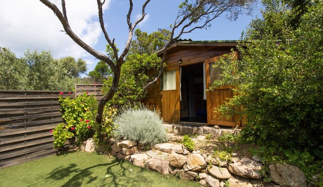 Chalet 'De La Plage Mathilde' with Sea View, Wi-Fi and Air Conditioning