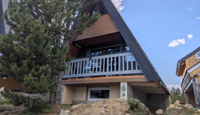 Chalet 'Les Angles' with Lake View, Private Terrace and Garden