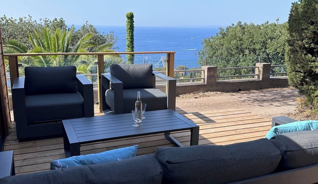 CHALET WITH EXCEPTIONAL SEA VIEW