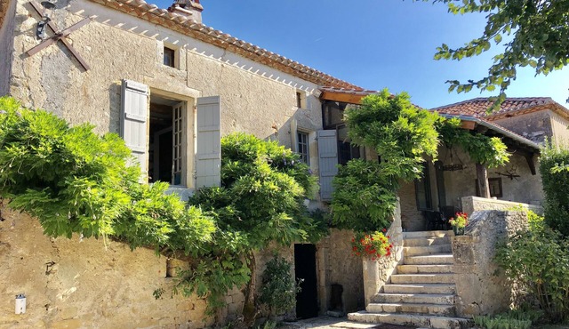 Character stone Lot house with swimming pool.