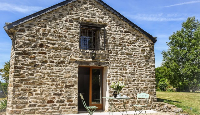 Charming 2 bedroom cottage near the Atlantic coast in the heart of Brittany.