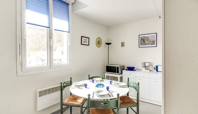 Charming 4-Person Apartment with 1 Bedroom, Central Location, Near Ski Lifts