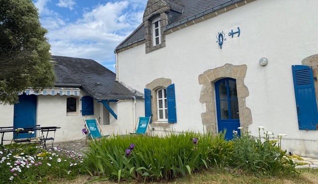 Charming 4BR Home Near Morbihan Gulf, 5min Walk to Beach, with Garden & Bikes